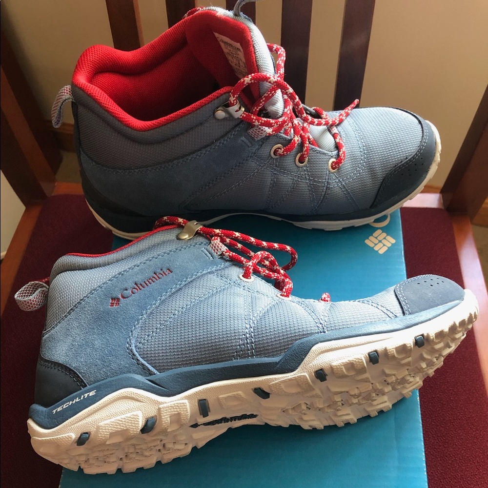Columbia hikers / size 9